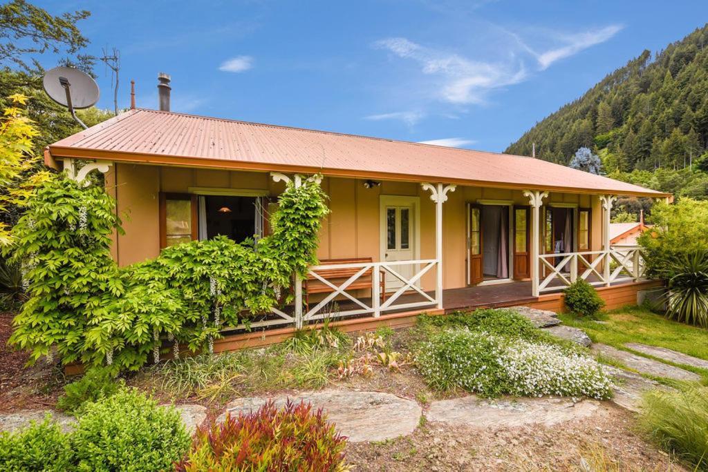 Central Peach - Queenstown Holiday Home Ngoại thất bức ảnh